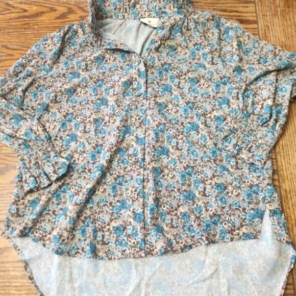Tuckernuck Robin's Egg Floral Schuyler Blouse sz Medium - Picture 2 of 4